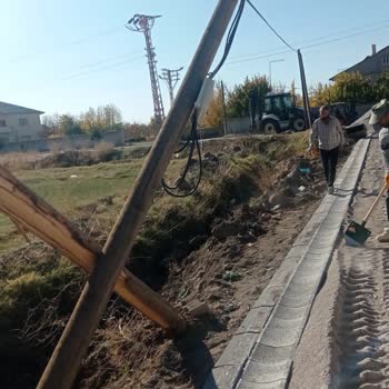 Türk Telekom İnternet Kesintisi Ve Hasarlı Direk Nedeniyle Mağduriyet Yaşıyorum