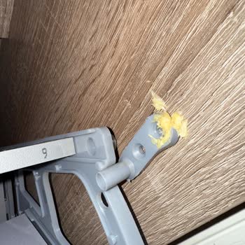 Adore Mobilya Ayakkabı Dolabında Kalitesiz Plastik Parça Ve Yedek Parça Sorunu