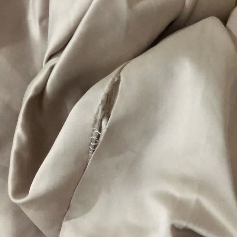 Kusurlu Ve Yırtık Elbise Gönderildi, İade Talebim Reddedildi