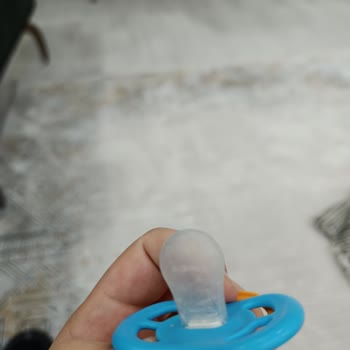 Philips Avent Emziklerin İç Kısmında Temizlenmeyen Kirli Tabaka Sorunu