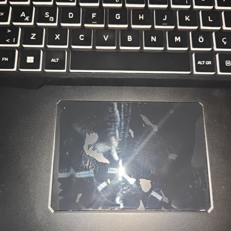 Monster Notebook Teknik Servis Sonrası Klavye ve Touchpad Tamamen Bozuldu Cihaz Açılmıyor