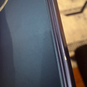 Samsung Z Fold 7'nin Kısa Sürede Boya Dökülmesi Sorunu