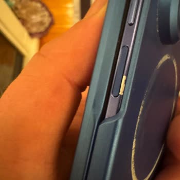 Samsung Z Fold 7 Paint Peeling Issue Appeared After Only Two Months