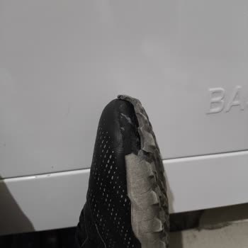 Intersport Garanti Süresi Devam Eden Kramponun Tabanında Yırtılma Ve İade Talebimin Reddedilmesi