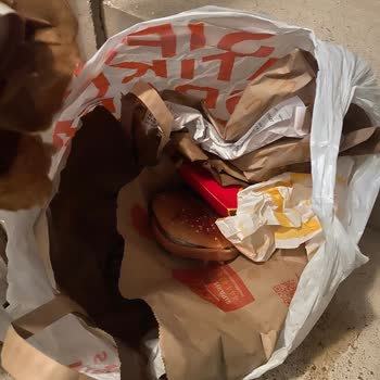 Yemeksepeti Siparişim Dökülmüş Ve Eksik İade Yapıldı