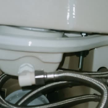 Ege Seramik Klozetin Sifonu Her Çekişte Su Kaçırıyor Garanti Çözüm Bekliyorum