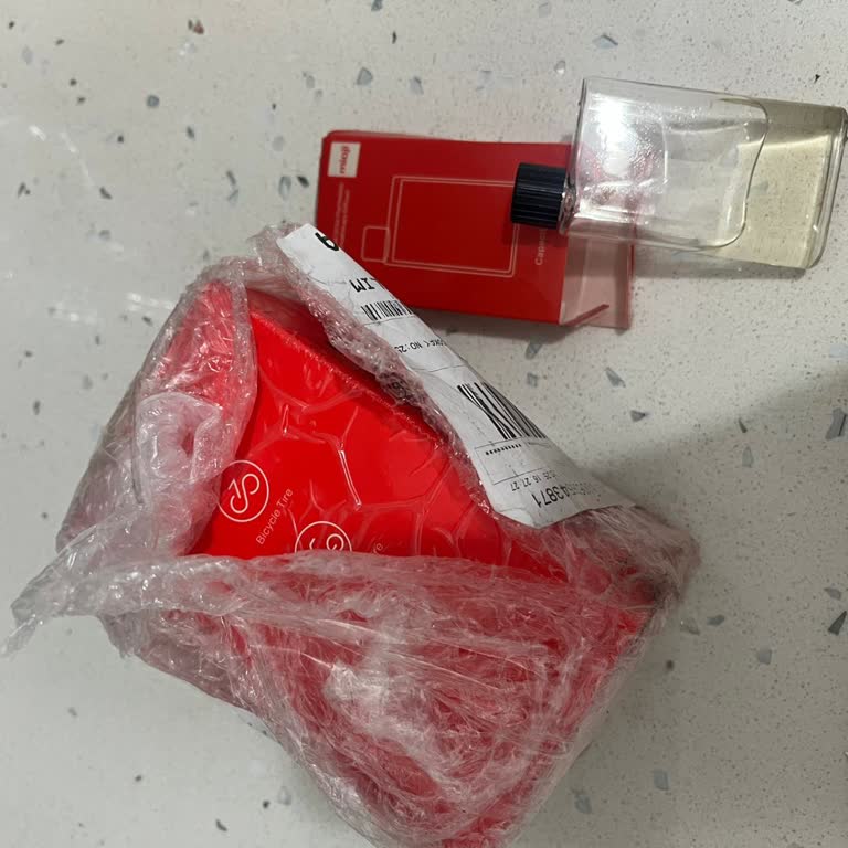 Kırık Gelen Araç Kokusu Ve Yetersiz Müşteri Hizmeti