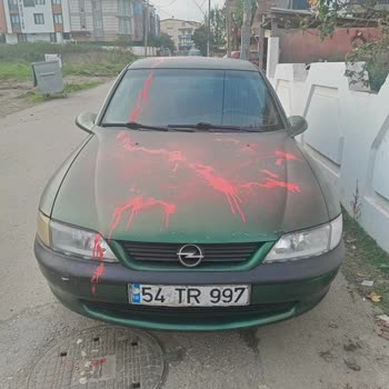 Park Halindeki Aracım Bilinmeyen Kişilerce Kırmızıya Boyandı Destek Alamadık