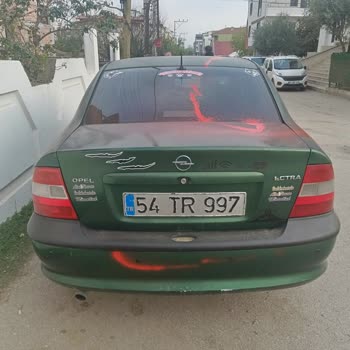 Park Halindeki Aracım Bilinmeyen Kişilerce Kırmızıya Boyandı Destek Alamadık