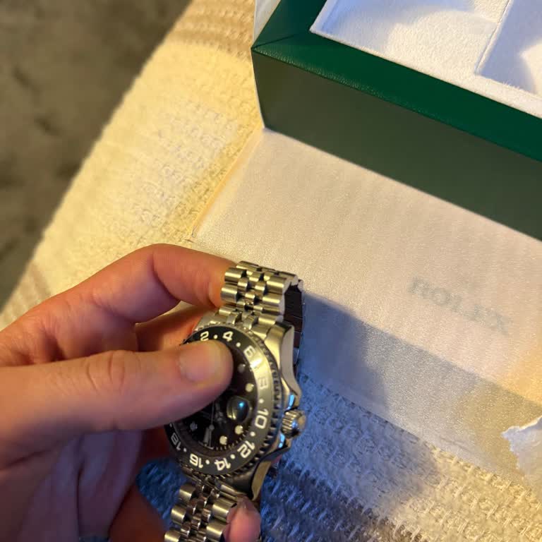 Kullanılmış Ve Hasarlı Saat Gönderildi, İletişim Engellendi