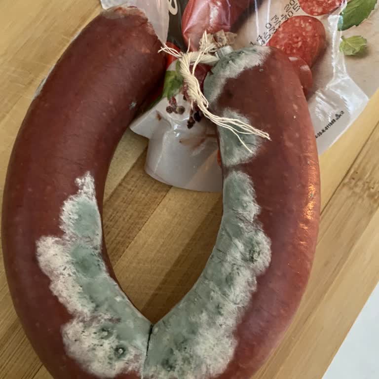 Aldığım Sucuk Küflü Çıktı, Ücret İadesi Talep Ediyorum