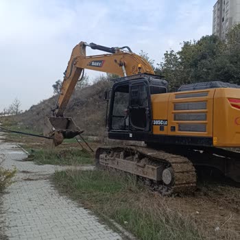 Mahallemizdeki Park Dozerlerle Yıkılıyor Kimse Çözüm Sunmuyor