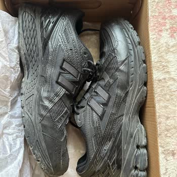 Aldığım New Balance Ayakkabının Tabanı 4 Ayda Ayrıldı, Çözüm Sunulmadı