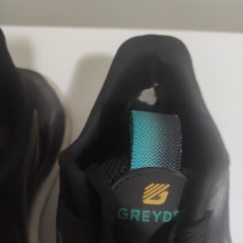 Kısa Sürede Yırtılan Ayakkabı Ve Çözüm Sunulmaması