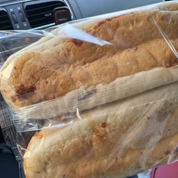 Sıcaktava Unlu Mamulleri Ambalajlı Sandviç Ekmeğinin İçinden Paslı Çivi Çıktı!