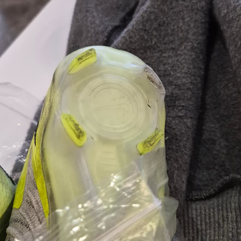 Nike Phantom Gx 2 Elite Kramponunda Üretim Hatası Ve Garanti Sürecinde Olumsuz Deneyim!