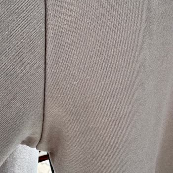 Aynı Model Sweatshirtlerde Tekrarlayan Üretim Hataları Ve Çözüm Beklentisi