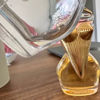 Sevil Parfümeri'den Aldığım Parfümün Orijinalliği Şüpheli, İade Talebim Reddedildi!