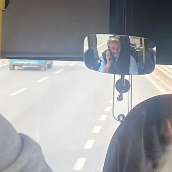 Dolu Otobüste Yolculara Baskı Ve Şoförün Telefonla Konuşması Sorunu