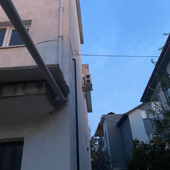 Türk Telekom'un İzinsiz Ve Özensiz Kablo Döşemesi Evimde Zarara Yol Açtı