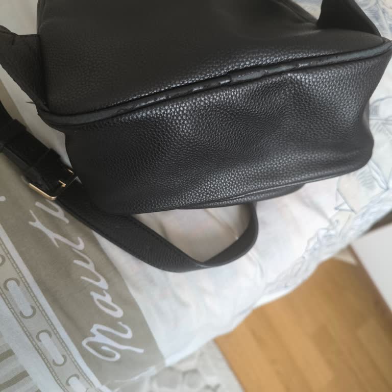 Guess Çantam Kısa Sürede Soyuldu Müşteri Hizmeti Bulamıyorum