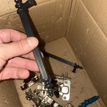 Yanlış Gönderilen Gardırop Kapakları Ve İletişimsizlik Sorunu