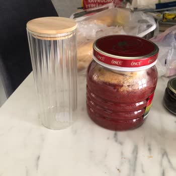 Küflü Salça Ve Kapağı Kapanmayan Kavanoz İçin Mağduriyet