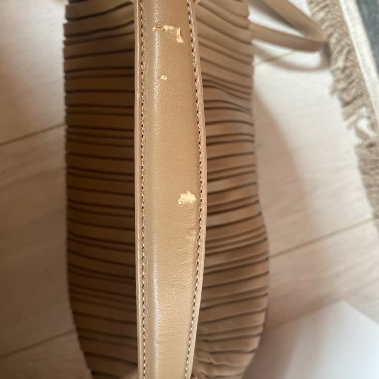 Yeni Alınan Çantada Hızlı Deformasyon Ve Yetersiz İnceleme