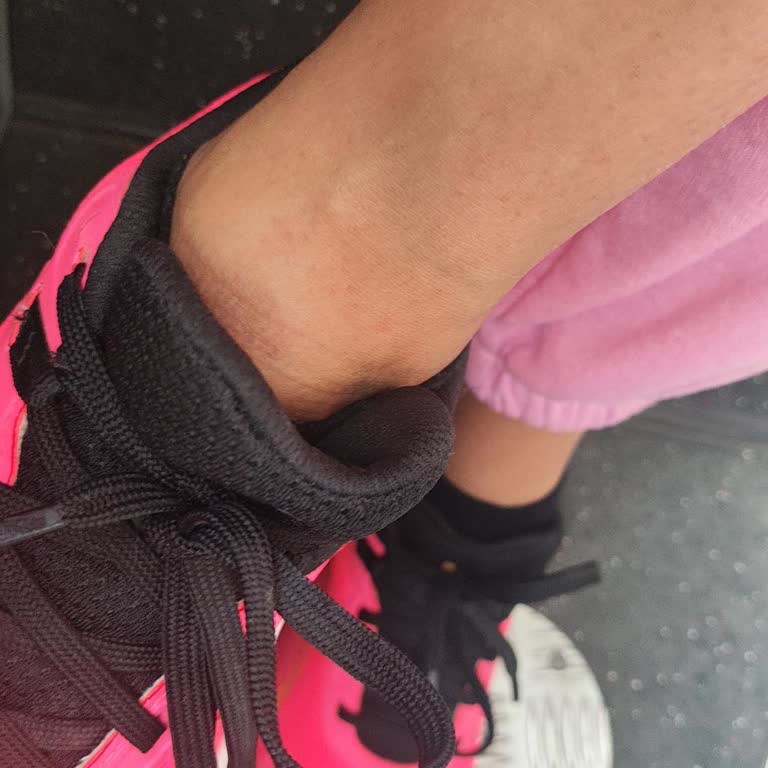 Mağazada Düşen Koli Sonrası İlgisiz Personel Ve Yetersiz Yardım