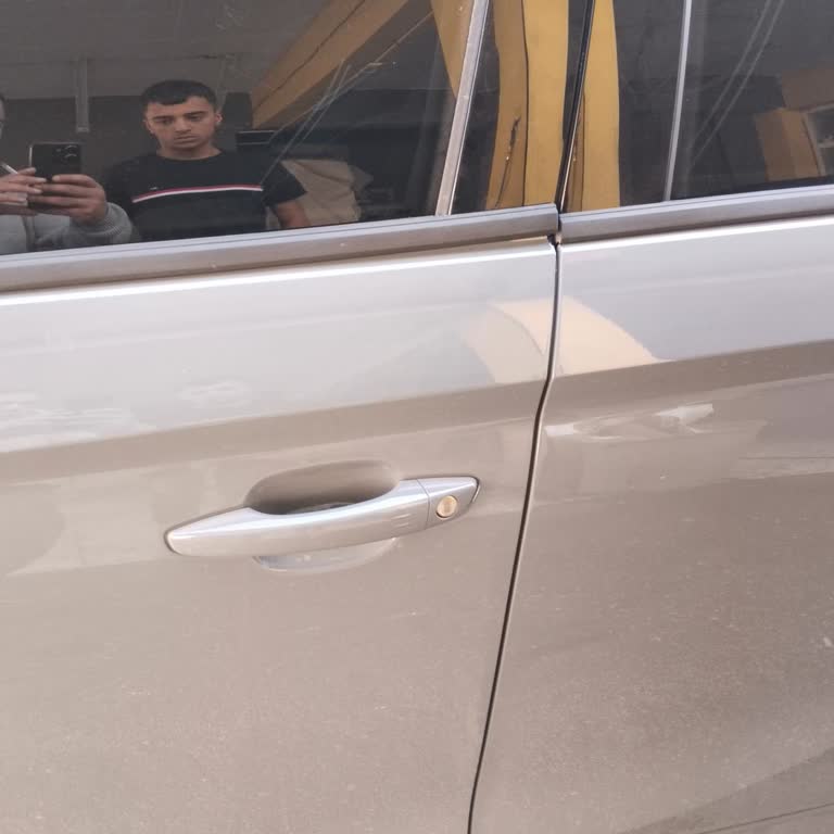 Sıfır Araçta Cam Filmi Sonrası Oluşan Hasara Çözüm Sunulmadı