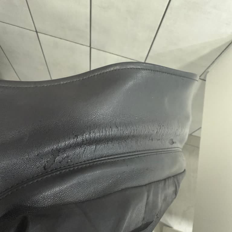 Mango Kısa Sürede Deforme Olan Deri Ceket Ve İletişim Sorunu