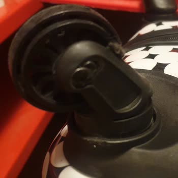 Samsonite Disney Travel Luggage Wheels Broken — Poor Service