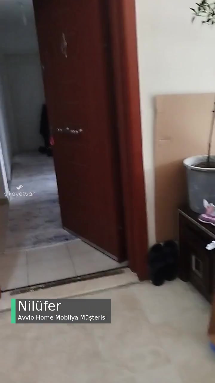 Avvio Home Mobilya Masa Kenarı Kırık videonun kapak resmi