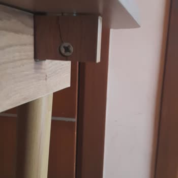 Rabi Mobilya Kırık ve Kullanılamaz Masa, İlgisiz Satıcı Mağduriyeti