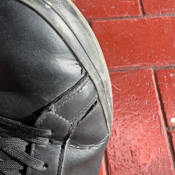 Kısa Sürede Deforme Olan Lacoste Ayakkabı İçin İade Talebime Çözüm Bulunmuyor