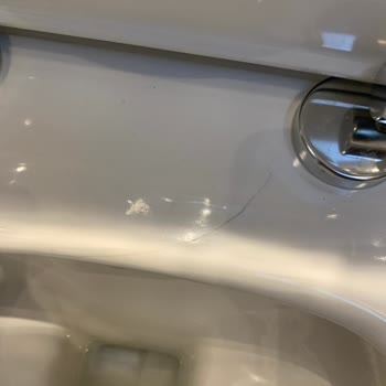 Vitra Sento Asma Klozetlerde Çatlak Ve Su Sızıntısı Sorunu, Teknik Servisten Gecikmeli Hizmet