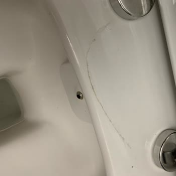 Vitra Sento Asma Klozetlerde Çatlak Ve Su Sızıntısı Sorunu, Teknik Servisten Gecikmeli Hizmet