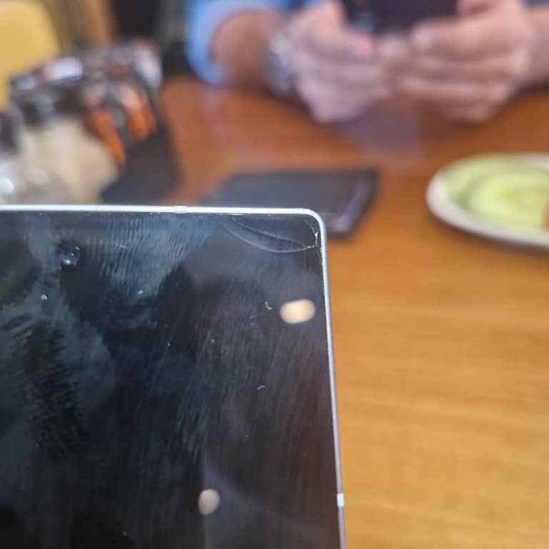 Getmobil Kırık Gelen Telefonun İadesi Gecikti, Ücretimin İadesini Talep Ediyorum