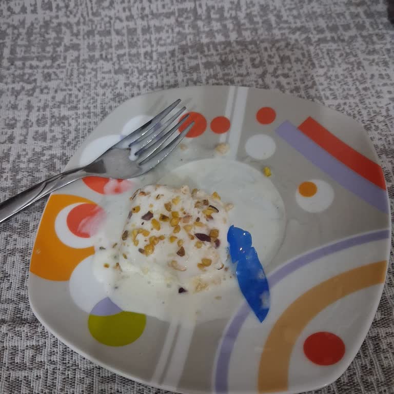 Aldığım Dondurmanın İçinden Naylon Çıktı