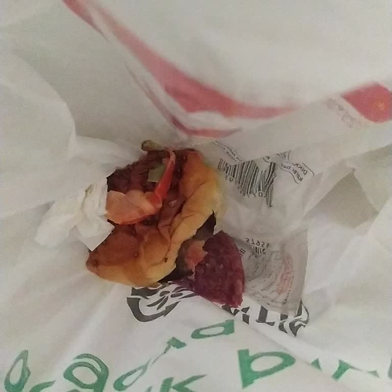 Köfteci Yusuf Köfte Siparişimde Saç Çıkması Nedeniyle Hijyen Sorunu Yaşadım