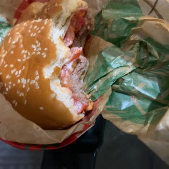 Vejetaryen Burgerde Et Şoku: Yanlış Ürün, İlgisiz Müşteri Hizmeti!