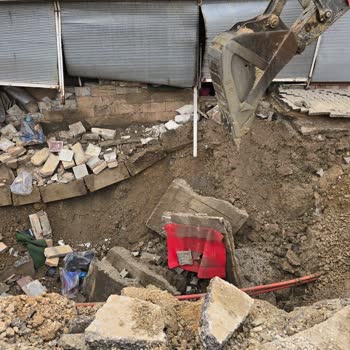 Yollar Kapalı İş Yerim Zarar Gördü Yetkililerden Çözüm Yok