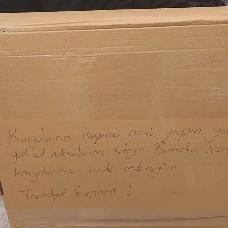 Kargo Görevlisinden Tehdit İçerikli Not Ve Uygunsuz Teslimat Deneyimi
