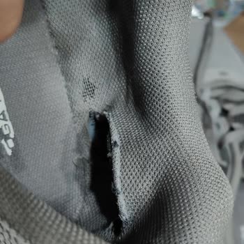 Aynı Noktadan Açılan Ayakkabılara Kullanıcı Hatası Denilmesi Hayal Kırıklığı Yarattı