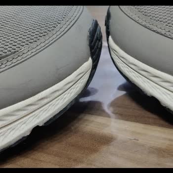 Aynı Noktadan Açılan Ayakkabılara Kullanıcı Hatası Denilmesi Hayal Kırıklığı Yarattı