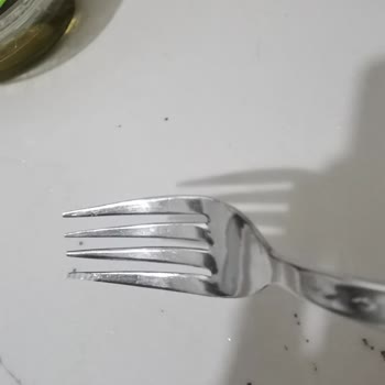 Aldığım Noodle Paketinde Kurtçuk Benzeri Yabancı Madde Çıktı