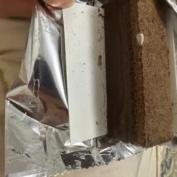 Satın Aldığım Çikolatadan Böcek Ve Örümcek Ağı Çıktı, Müşteri Hizmetlerine Ulaşamıyorum