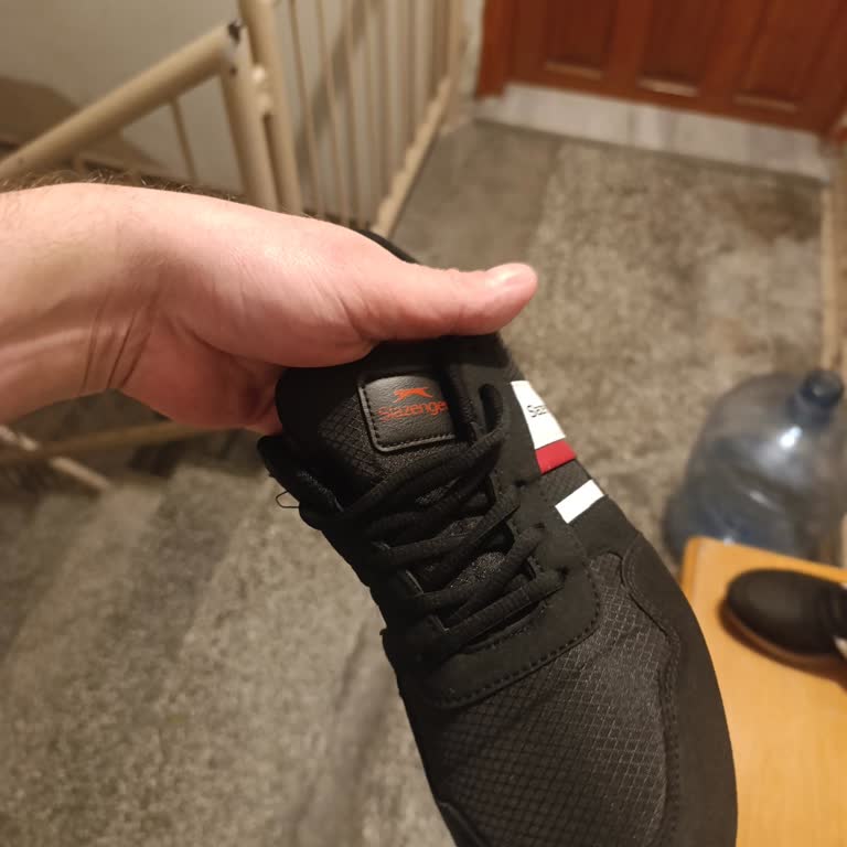 İlk Kullanımda Kötü Koku Yapan Slazenger Spor Ayakkabı İçin İade Talebi