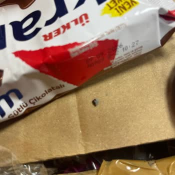 Ülker İkram Bisküvi İçinden Taş Çıkması Nedeniyle Sağlık Riski Ve Güven Kaybı