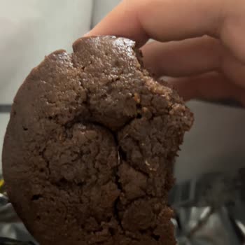 Kek İçinden Metal Tel Parçası Çıktı: Sağlık Riski Ve Hayal Kırıklığı